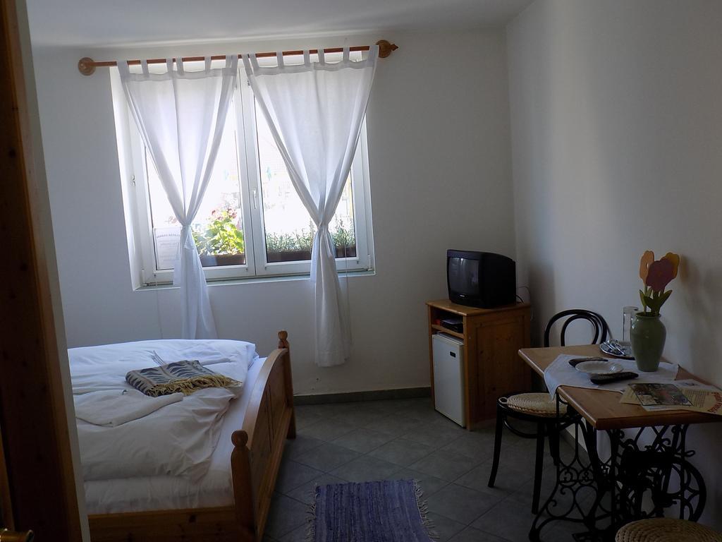 Platán Panzió Acomodação com café da manhã Nyúl Quarto foto